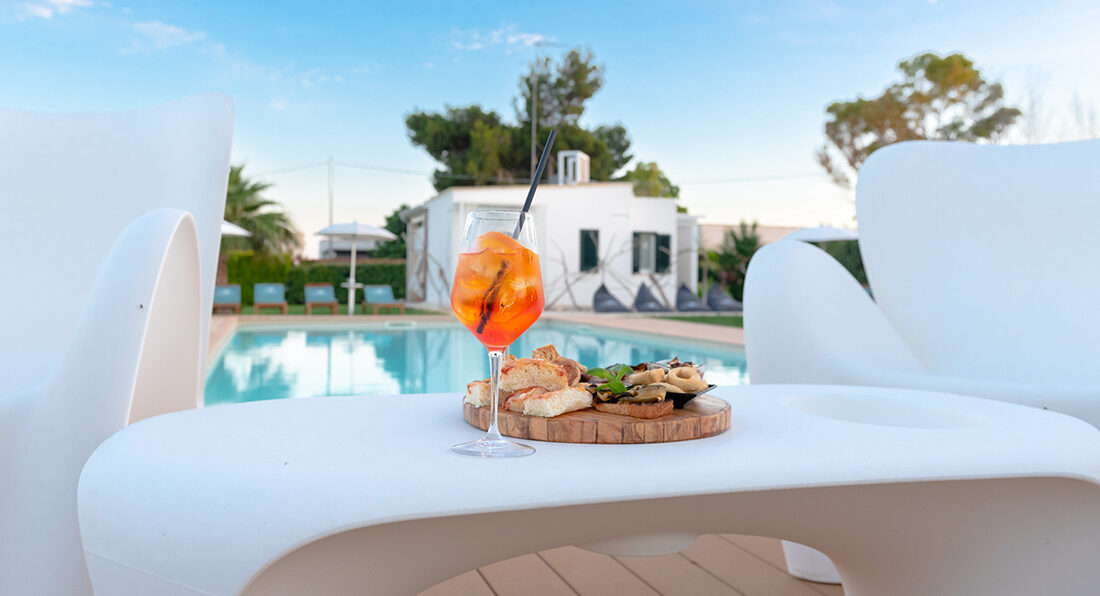 Aperitivo in piscina