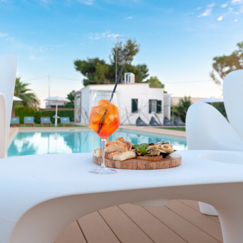 Aperitivo in piscina